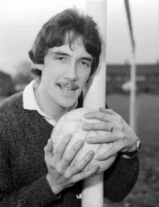Mirror/0200to0299 00230/sport football birmingham goalkeeper tony coton Mirror/0200to0299 00230/sport football birmingham goalkeeper tony coton