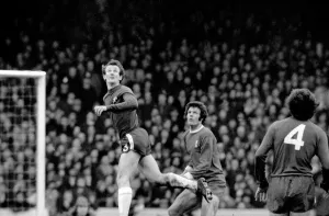 Images Dated 11th March 1972: Sport - Football Chelsea versus Liverpool 11 / 03 / 1972 Charlie Cooke Fresco