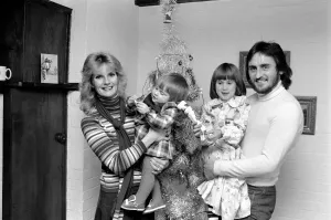 Sport: Football: Frank Lampard wife Pat and daughters Natalie, 5 and Claire 15 months Sport: Football: Frank Lampard wife Pat and daughters Natalie, 5 and Claire 15 months