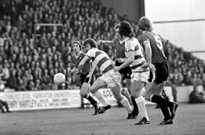 Images Dated 19th April 1977: Sport: Football: Queens Park Rangers vs. Manchester United. April 1977 77-02218-044