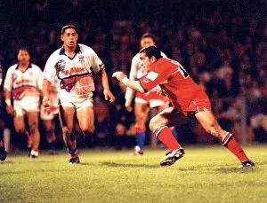 Images Dated 15th October 1995: Sport - Rugby League - Wales v Western Samoa - Welsh player Richard Eyres makes a break