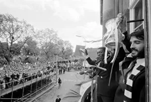 Images Dated 15th May 1981: Spurs homecoming after winning the FA Cup. Garth Crooks