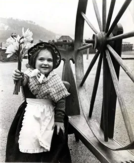 Images Dated 28th February 1978: St Davids Day is celebrated in the traditional way at Pont Sion Norton Welsh school