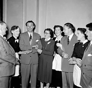 Stanley Matthews Footballer with Family. May 1953 D2281-002 Stanley Matthews Footballer with Family. May 1953 D2281-002