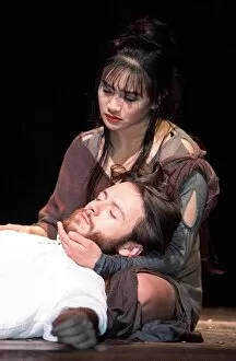 Images Dated 15th November 1996: Steve Balsamo Actor as Jesus and Joanna Ampil as mary Magdalene in Jesus Christ Superstar