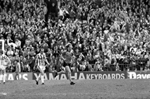 Stoke City 2 v. Wolverhampton Wanderers 1. Division 1 Football. April 1982 MF06-40-012 Stoke City 2 v. Wolverhampton Wanderers 1. Division 1 Football. April 1982 MF06-40-012