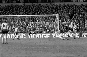 Stoke City 2 v. Wolverhampton Wanderers 1. Division 1 Football. April 1982 MF06-40-034 Stoke City 2 v. Wolverhampton Wanderers 1. Division 1 Football. April 1982 MF06-40-034