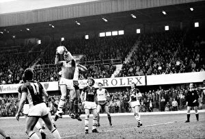 Stoke v. Aston Villa. March 1984 MF14-21-040 The final score was a one nil