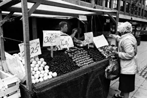 Images Dated 18th July 1980: A street trader on the streets of Newcastle selling fruit