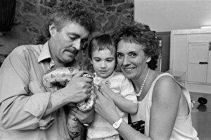 Images Dated 1st June 1985: Sue Johnston, and her son at Chester Zoo. Brookside'