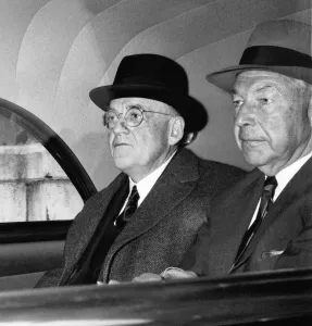 00489 Gallery: Suez Crisis 1956 John Foster Dulles arrives at the Suez Conference at Lancaster House 1
