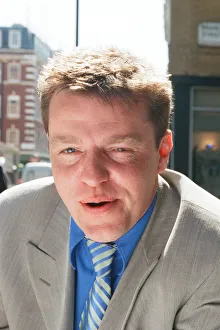 Mirror/0500to0599 00536/suggs lead singer british ska group madness Mirror/0500to0599 00536/suggs lead singer british ska group madness