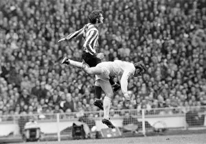 Images Dated 5th May 1973: Sunderland 1-0 Leeds United, FA Cup final match at Wembley Stadium, London