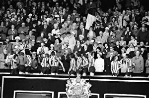 Images Dated 5th May 1973: Sunderland 1-0 Leeds United, FA Cup final match at Wembley Stadium, London