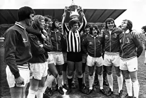 Images Dated 15th May 1973: Sunderland Associated Football Club - The Sunderland Squad with the FA Cup 15 May 1973
