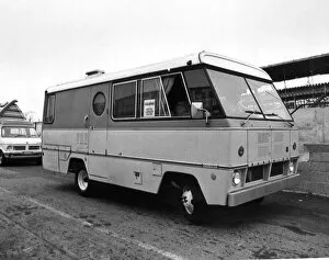 Images Dated 30th June 1974: Superior 2000 Motorhome. 30th June 1974 Local Caption watscan