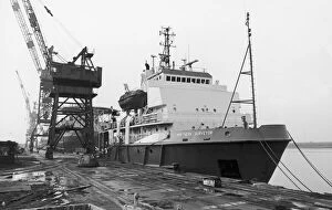 Images Dated 29th November 1987: The survey ship the Northern Surveyor seen here at her beth at the former Smith