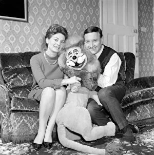 00068 Gallery: Terry Hall with Lenny the lion seen here at home. 1960 A1226-007