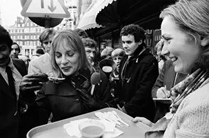 Images Dated 16th October 1980: 'Thats Life'television star Esther Rantzen pictured asking passers-by to