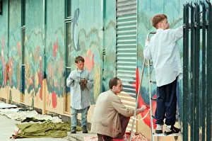 Images Dated 2nd September 1994: Thornaby Community Centre, youngsters hard at work painting
