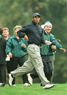 Images Dated 16th October 1998: Tiger Woods Wentworth World Matchplay October 1998 runs to see the result of his