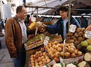 Tim Healy Actor at a fruit and veg market stall A©Mirrorpix