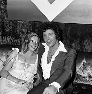 Images Dated 10th June 1977: Tom Jones with fan Karen Ross, 22, who flew out to the US with the Daily Mirror Pop Club