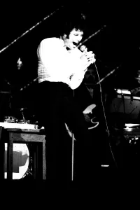 Images Dated 25th March 1971: Tom Jones performing at the Odeon Cinema, Newcastle on 25th March 1971