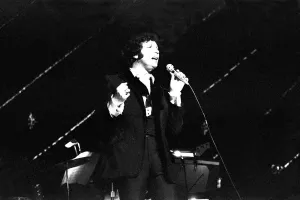 Images Dated 25th March 1971: Tom Jones performing at the Odeon Cinema, Newcastle on 25th March 1971