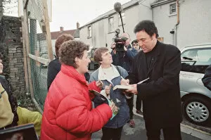 Images Dated 14th November 1998: Tom Jones, (singer from Wales) arrives in Pontypridd, Glamorgan, South Wales
