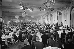 Images Dated 2nd March 1977: Tommy Cooper making his 30 years in show business speech at The Variety Club of Great