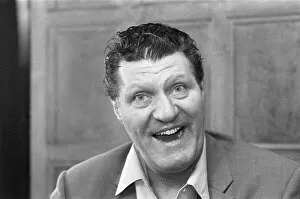Images Dated 23rd March 1972: Tommy Cooper seen here in the bar of The New Theatre, Oxford. 22nd March 1972