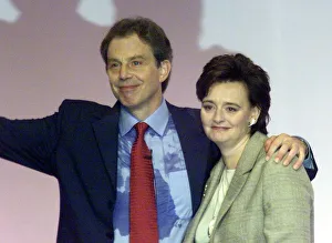 TONY BLAIR WITH HIS ARM AROUNG HIS WIFE CHERIE MAKES HIS BRIGHTON SPEECH at the 2000 TONY BLAIR WITH HIS ARM AROUNG HIS WIFE CHERIE MAKES HIS BRIGHTON SPEECH at the 2000