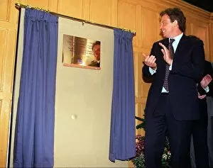 Images Dated 20th September 1996: Tony Blair MP Labour leader unveilling plaque to commemorate the opening of Hamilton