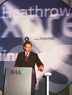 Images Dated 23rd June 1998: Tony Blair opening the new Hearow Express June 1998 rail link to Paddington at