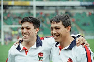 Images Dated 14th November 1992: Tony and Rory Underwood pose for the cameras before the start of Englands test match