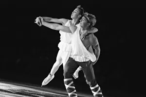 Images Dated 25th May 1986: Torvill and Dean, (Jayne Torvill and Christopher Dean) dance at World Ice Spectacular