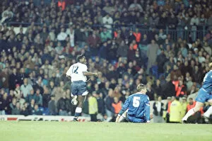 Images Dated 5th December 1992: Tottenham 1-2 Chelsea, Premier league match at White Hart Lane