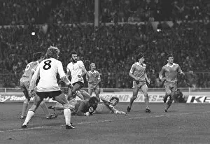 Images Dated 15th May 1981: Tottenham Hotspur v Manchester City FA Cup Final May 1981 Replay Ricardo Villa