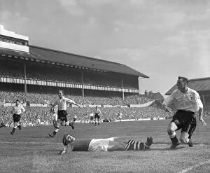 Supporters And Spectators Gallery: Tottenham Hotspur v West Bromwich Albion 23rd August 1952
