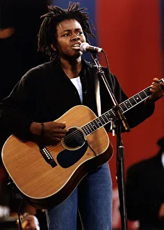 Tracey Chapman singing at the Nelson Mandela concert Tracey Chapman singing at the Nelson Mandela concert