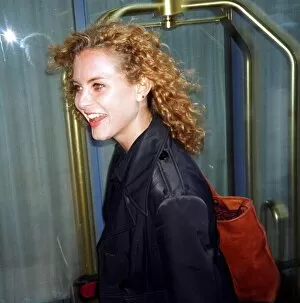 Images Dated 21st March 1997: Tracy Shaw Coronation Street actress returns to her Manchester hotel after rumours of a