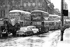 Images Dated 23rd November 1971: Traffic struggles against the snow on Collingwood Street, Newcastle 23 November 1971