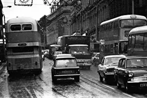 Images Dated 23rd November 1971: Traffic struggles against the snow on Grainger Street, Newcastle 23 November 1971