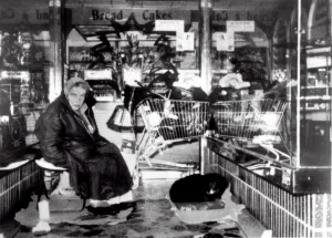 Tramps - Old Nora - Doreen Bridle and her dog Blackie - Her life fell apart after her Tramps - Old Nora - Doreen Bridle and her dog Blackie - Her life fell apart after her