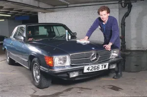 Images Dated 28th November 1994: TRISTAN OLIVER WHO RUNS A CAR WASH BUSINESS IN FULHAM - POLISHING A MERCEDES