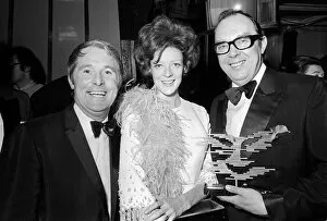 Images Dated 8th March 1970: TV and Film Awards March 1970 at the London Palladium Maggie Smith back stage at