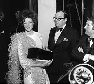 Images Dated 8th March 1970: TV and Film Awards March 1970 at the London Palladium Maggie Smith back stage at