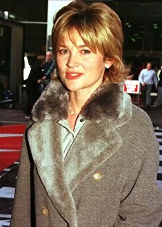 Images Dated 9th November 1998: TV Presenter Anthea Turner arrives at Heathrow Airport from the United States