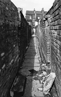A typical Edge Hill alley way, Liverpool, 17th August 1981 A typical Edge Hill alley way, Liverpool, 17th August 1981